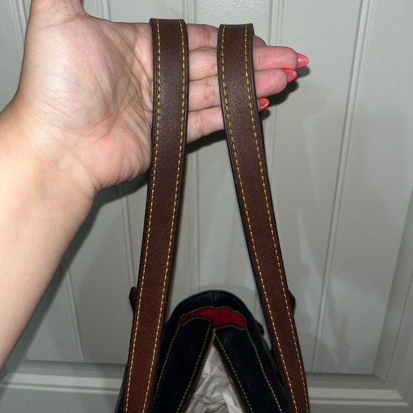 Dooney & Bourke Samba Pebbled Leather Large Black Satchel Logo
Lock Purse - Picture 16 of 16